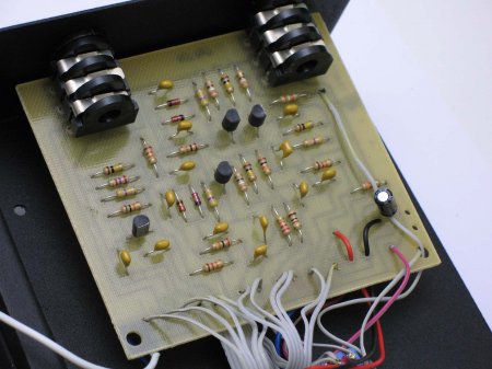 Вид на плату Russian Big Muff V8 со стороны установки элементов